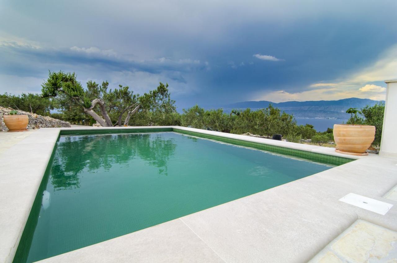 Holiday Home Bliss Splitska Exterior photo